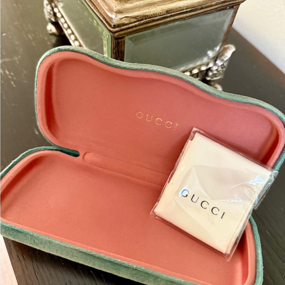 Gucci Velvet Glasses Case in Green and Pink